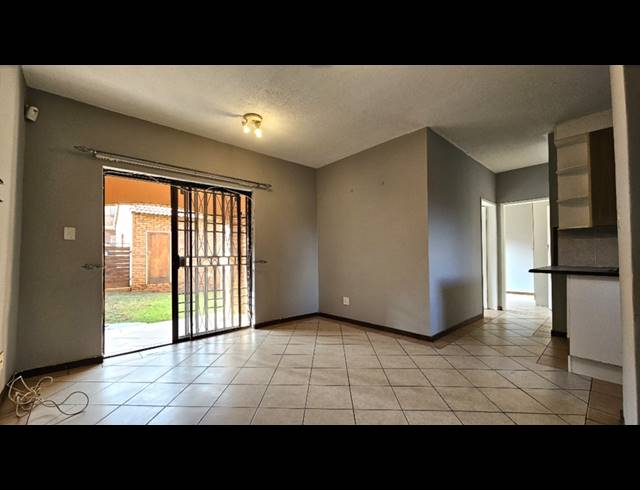 2 BEDROOM APARTMENT RENTED IN MOOIKLOOF RIDGE